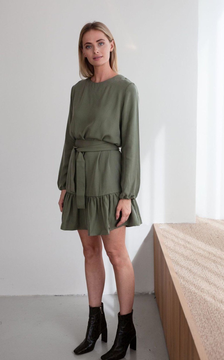 Vaatteet Gauhar Helsinki Mekot & Hameet | Frill Dress Sage Green